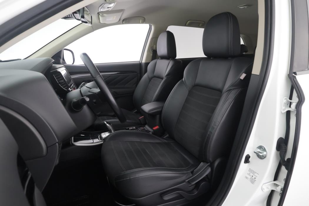 MITSUBISHI Outlander PHEV 2019