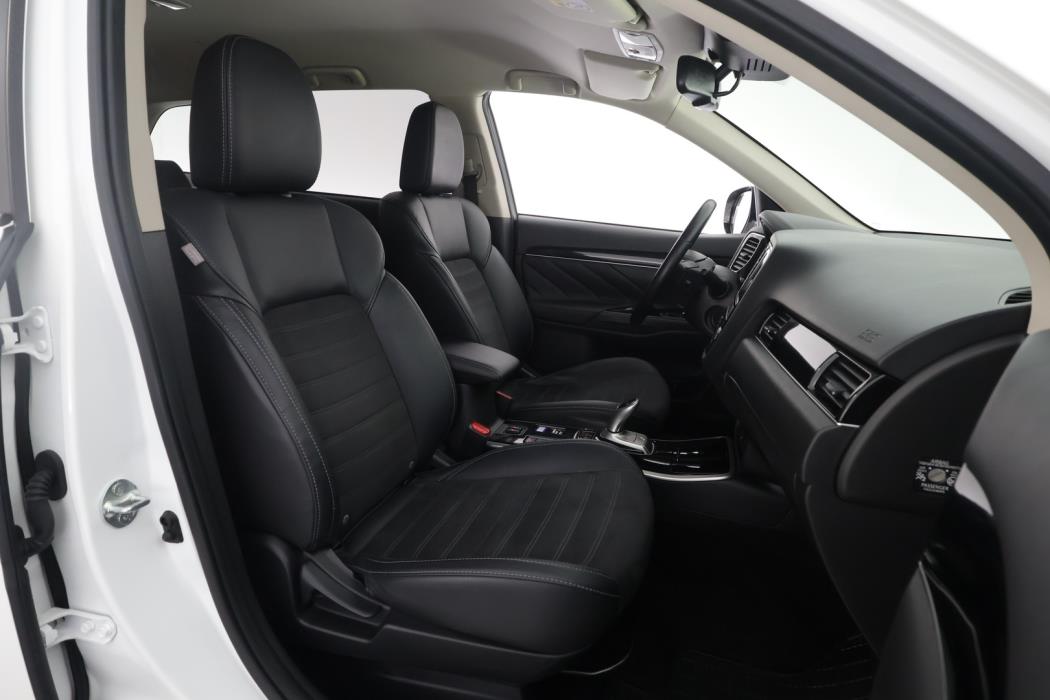 MITSUBISHI Outlander PHEV 2019