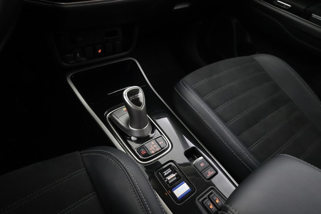 MITSUBISHI Outlander PHEV 2019