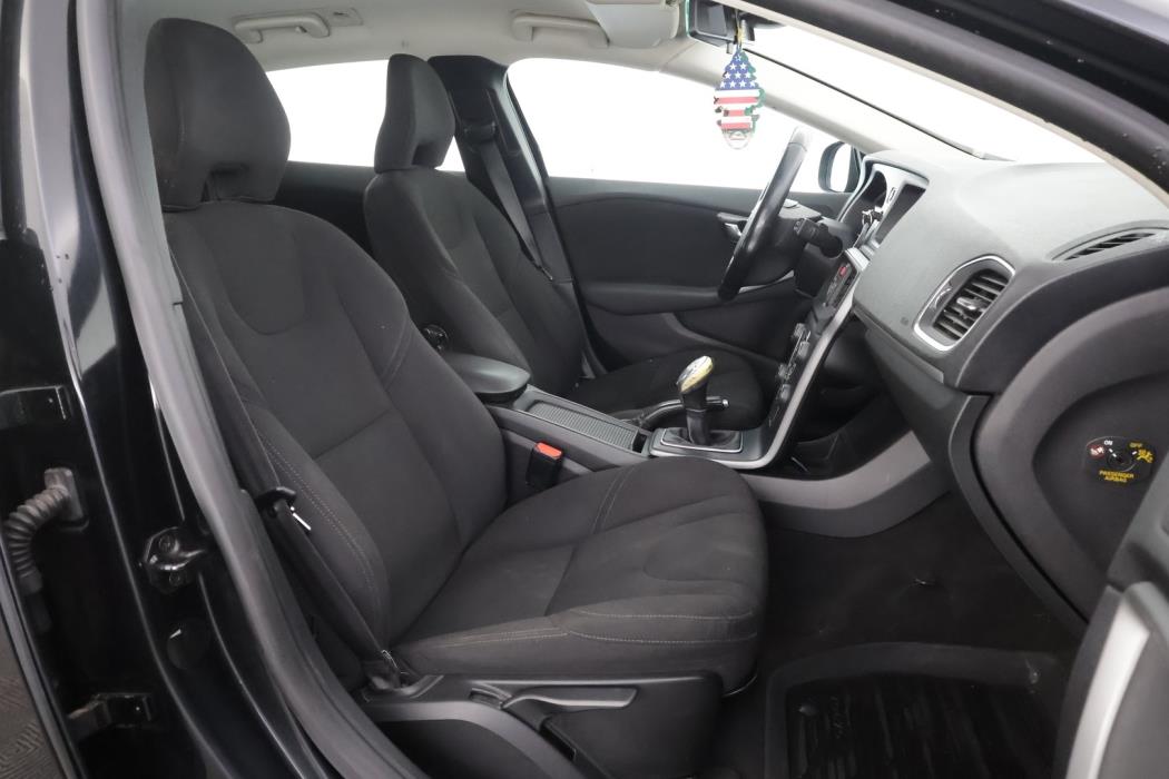 VOLVO V40 2013