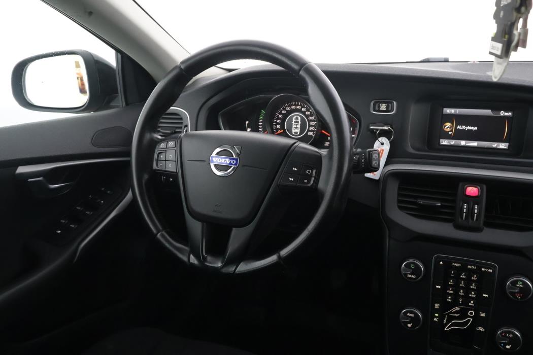 VOLVO V40 2013