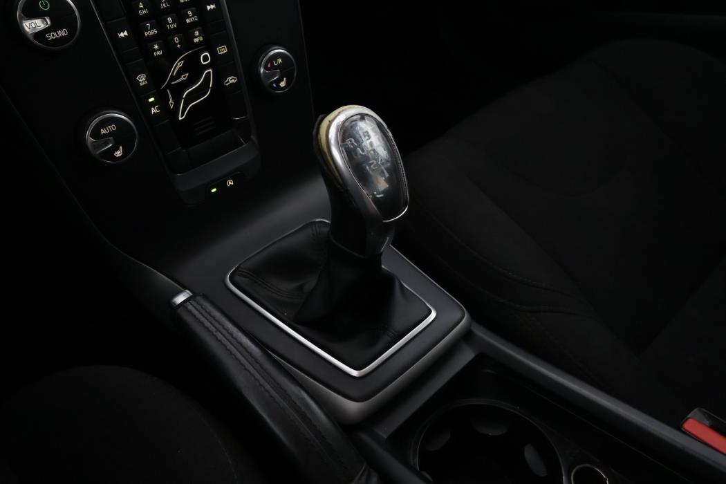 VOLVO V40 2013
