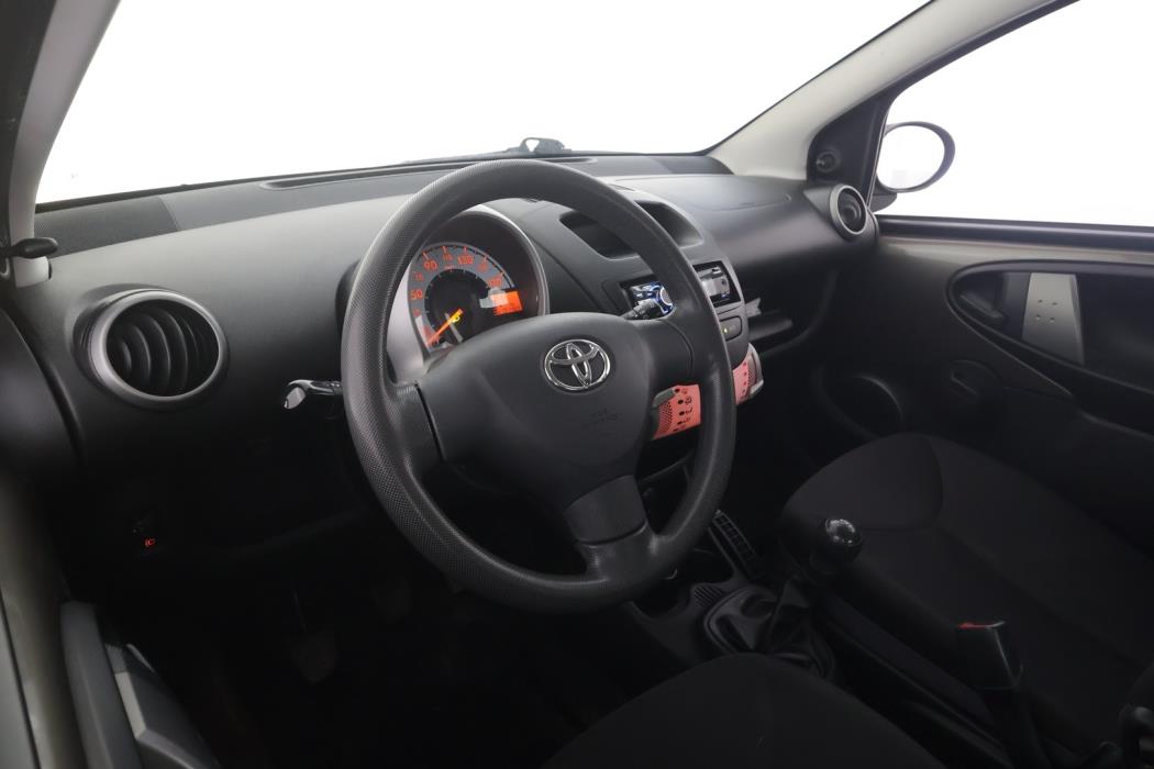 TOYOTA AYGO 2013
