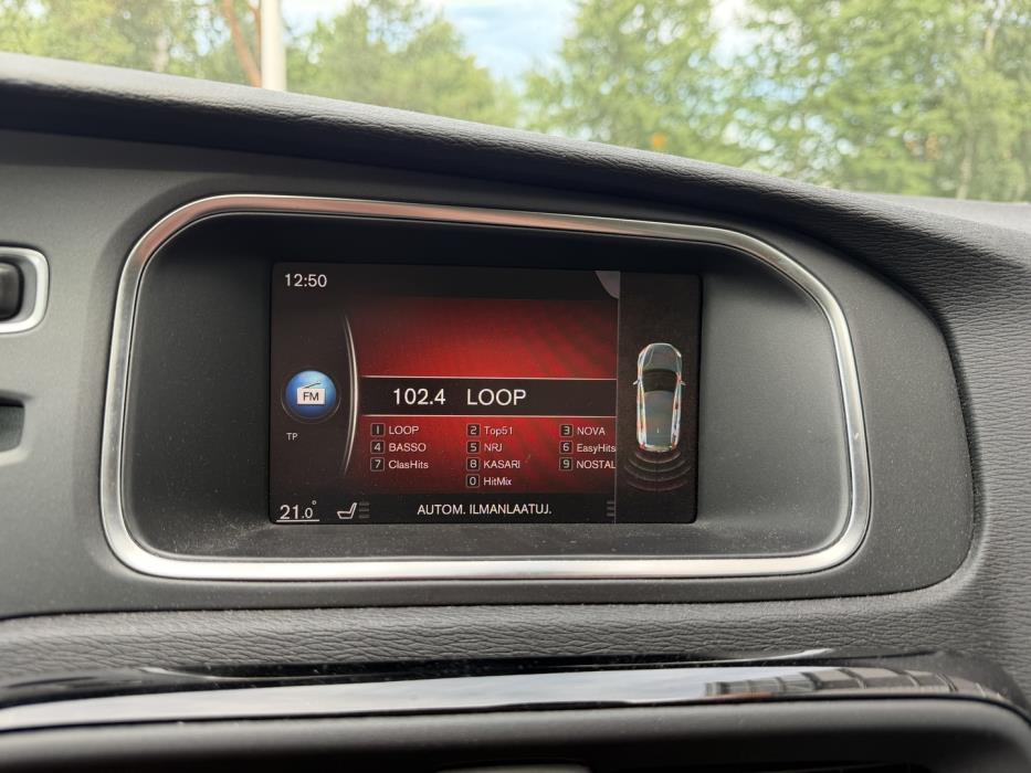 VOLVO V40 2019
