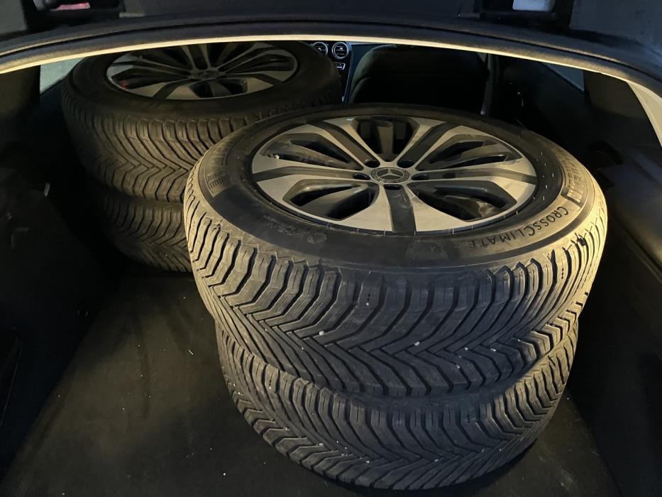 MERCEDES-BENZ GLC 2021