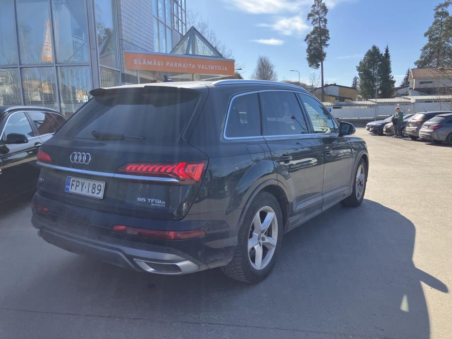 AUDI Q7 2021