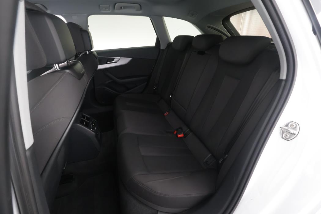 AUDI A4 2020