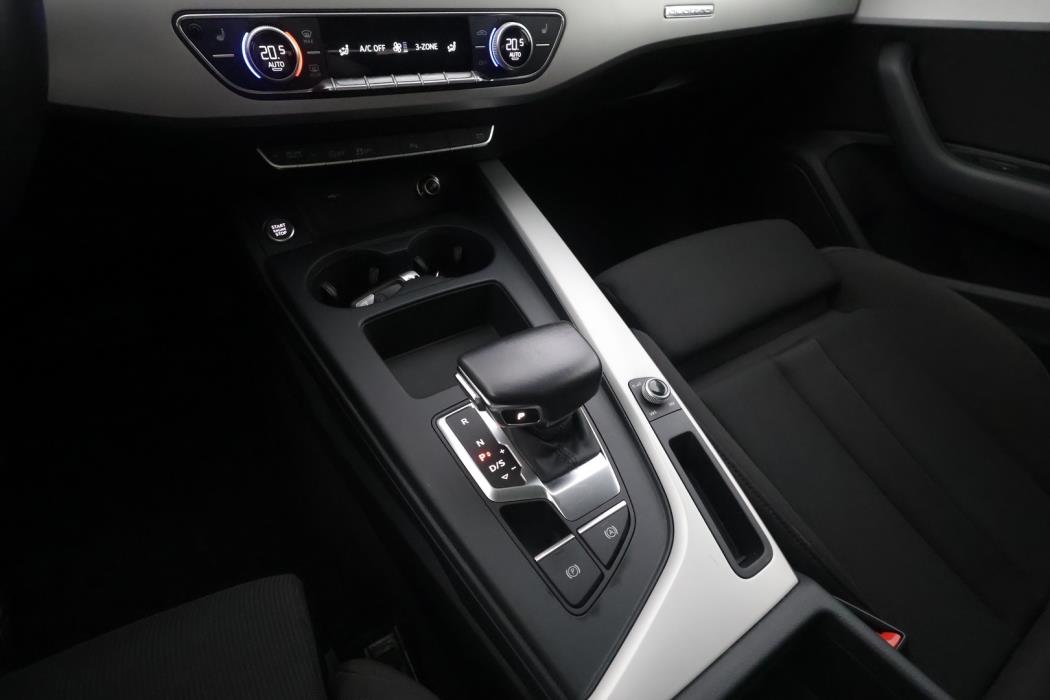 AUDI A4 2020