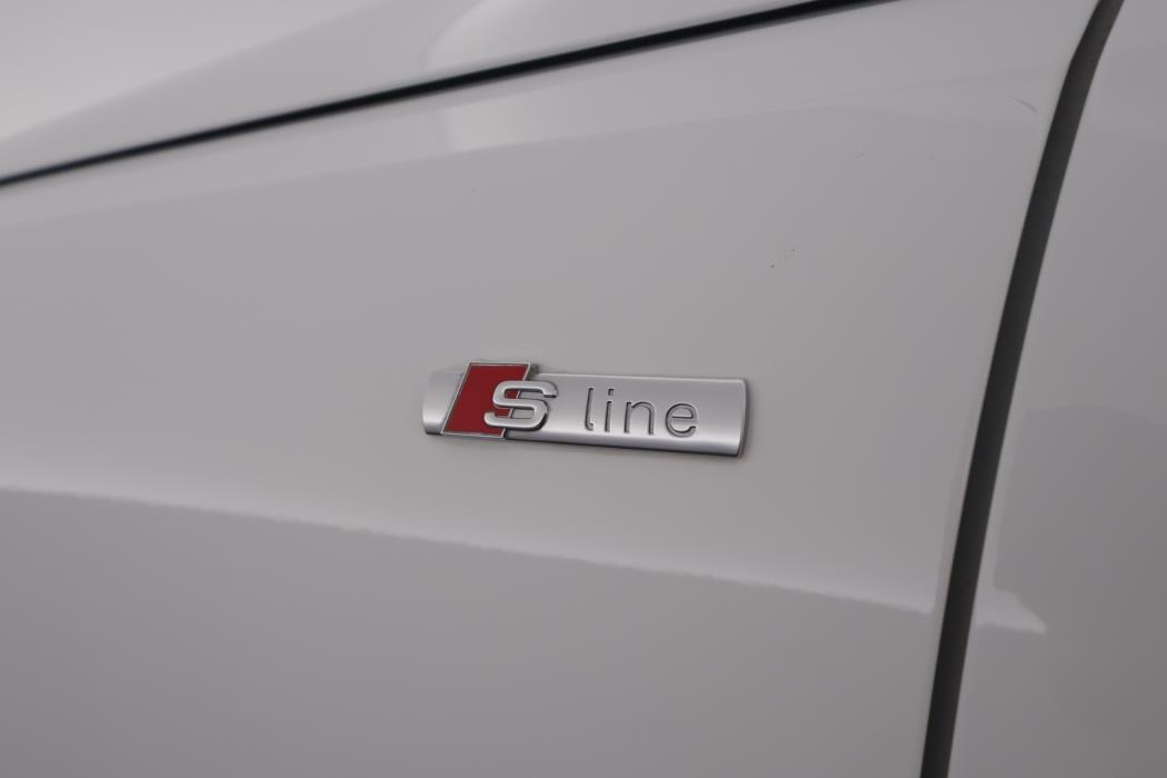 AUDI A4 2020