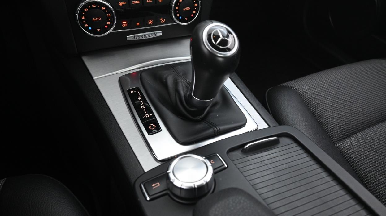 MERCEDES-BENZ C 2012
