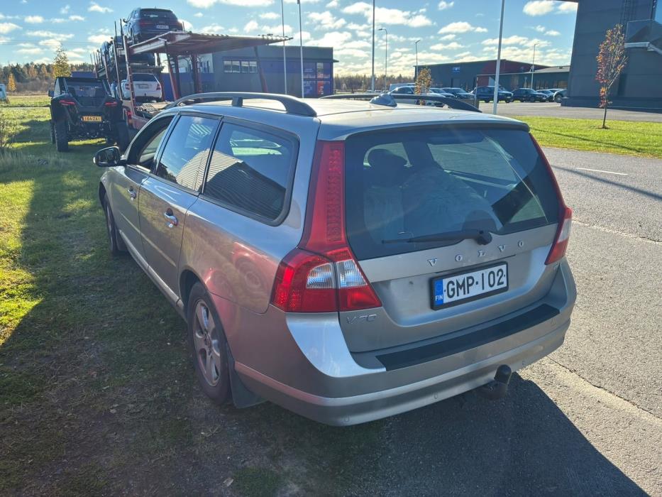 VOLVO V70 2008