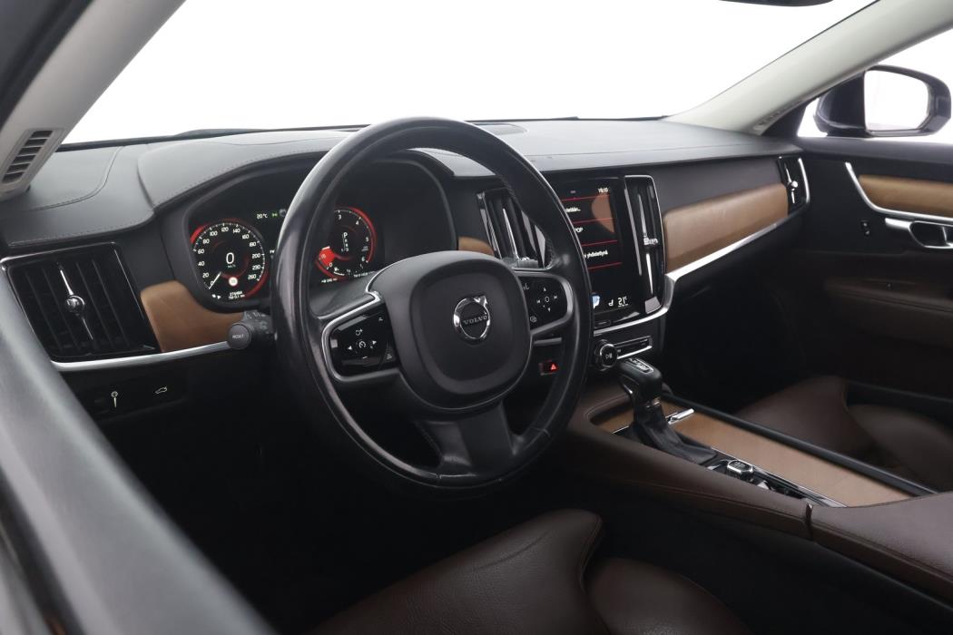VOLVO V90 2020
