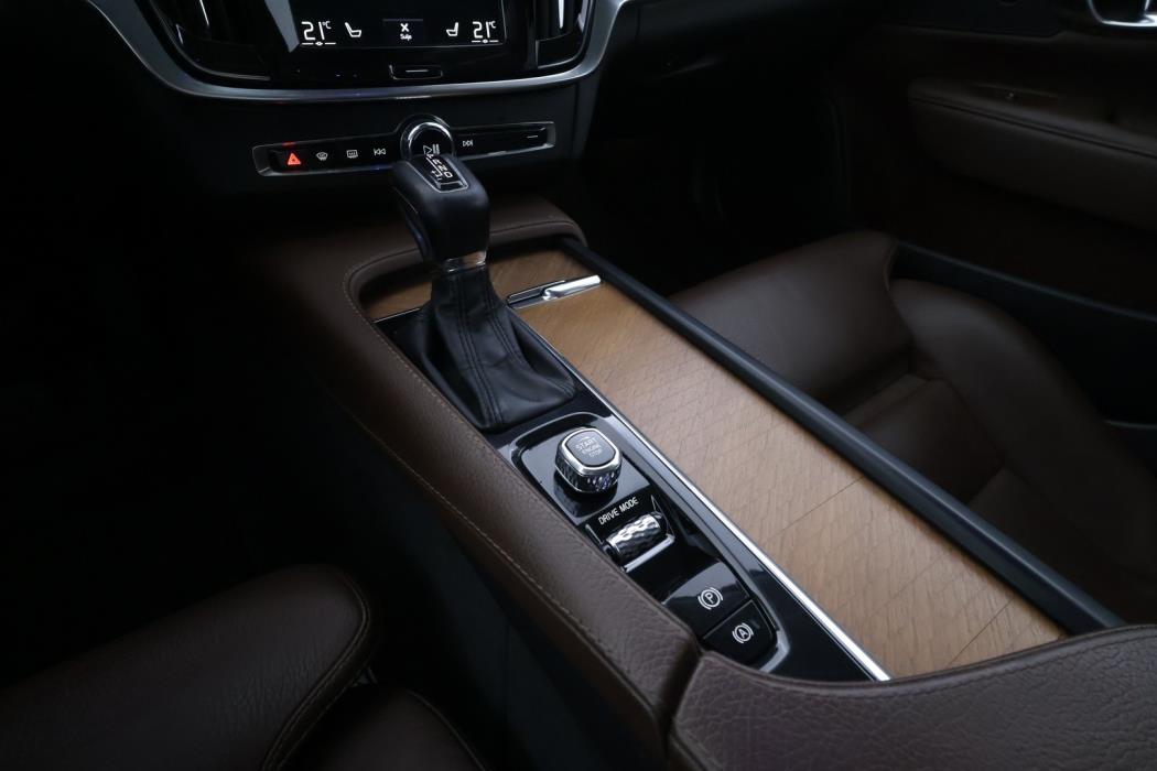 VOLVO V90 2020