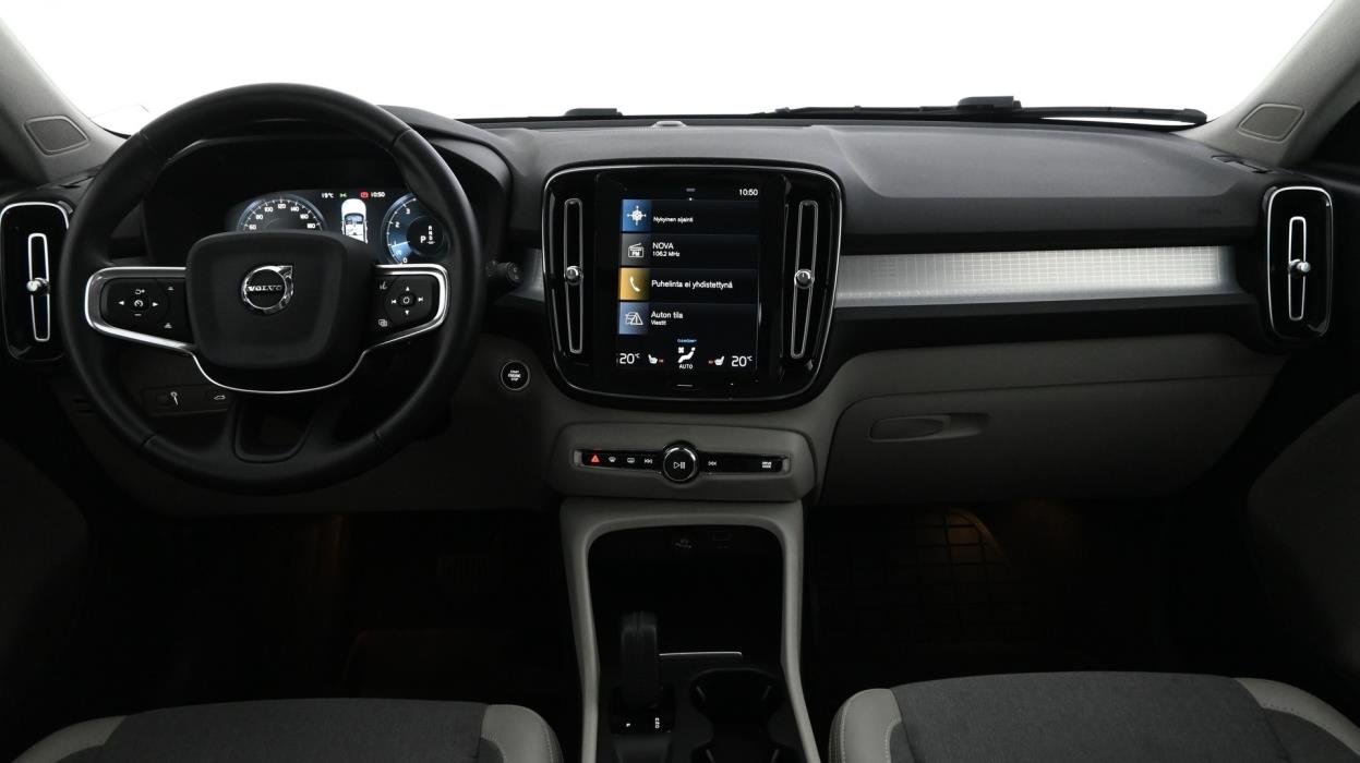VOLVO XC40 2020