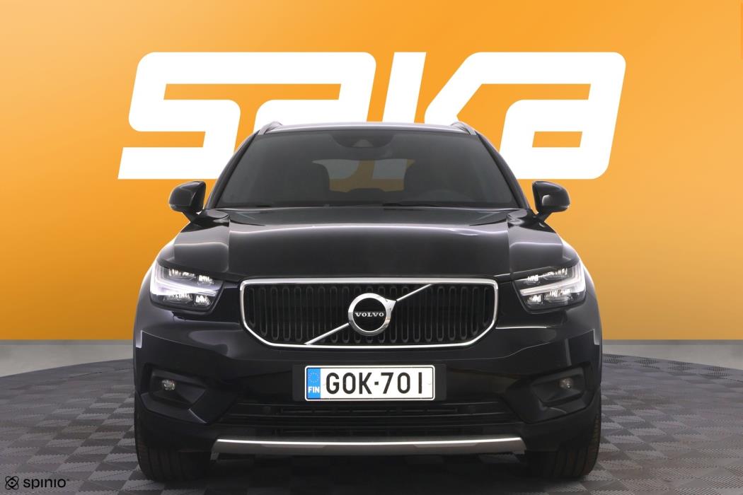 VOLVO XC40 2021