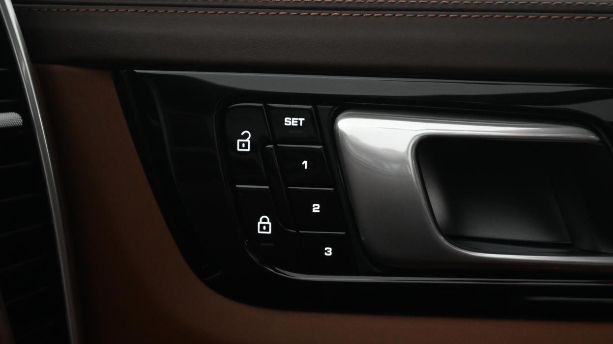 PORSCHE Cayenne 2020