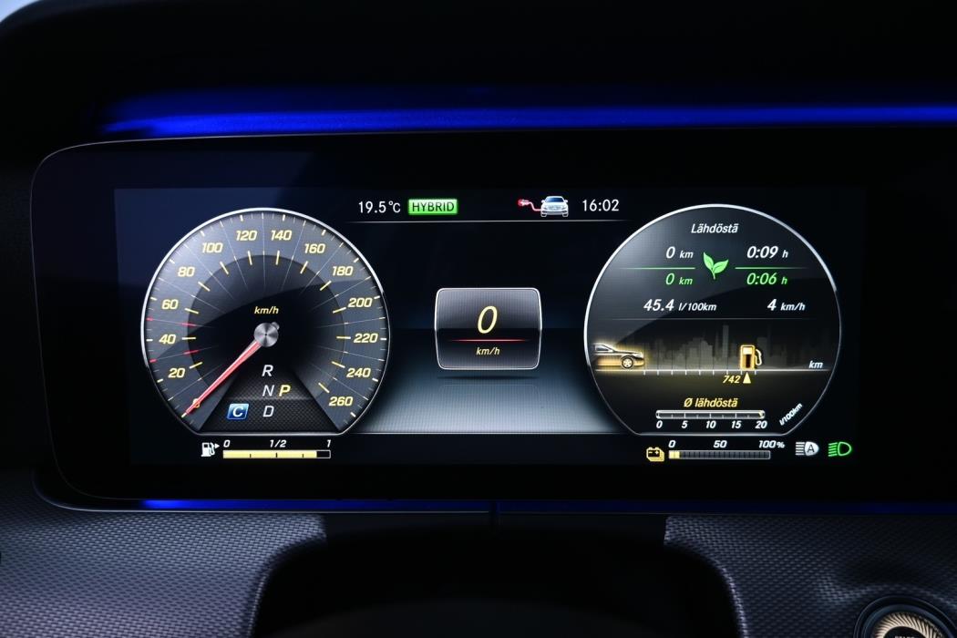 MERCEDES-BENZ E 2016