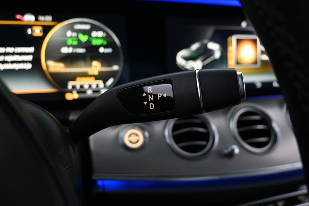 MERCEDES-BENZ E 2016