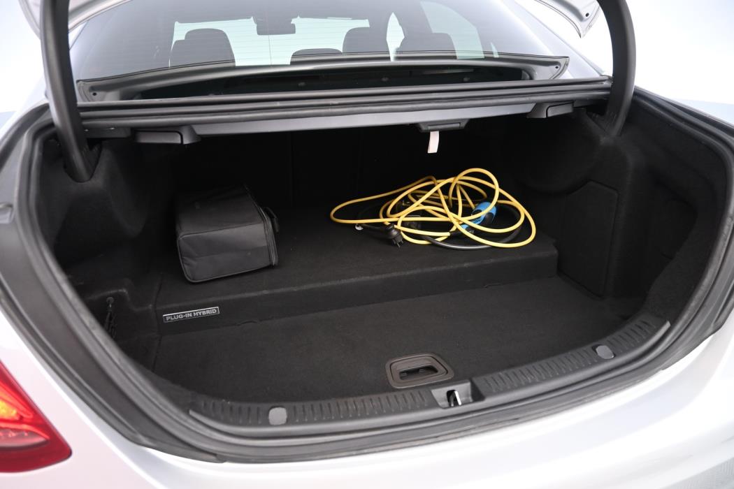 MERCEDES-BENZ E 2016