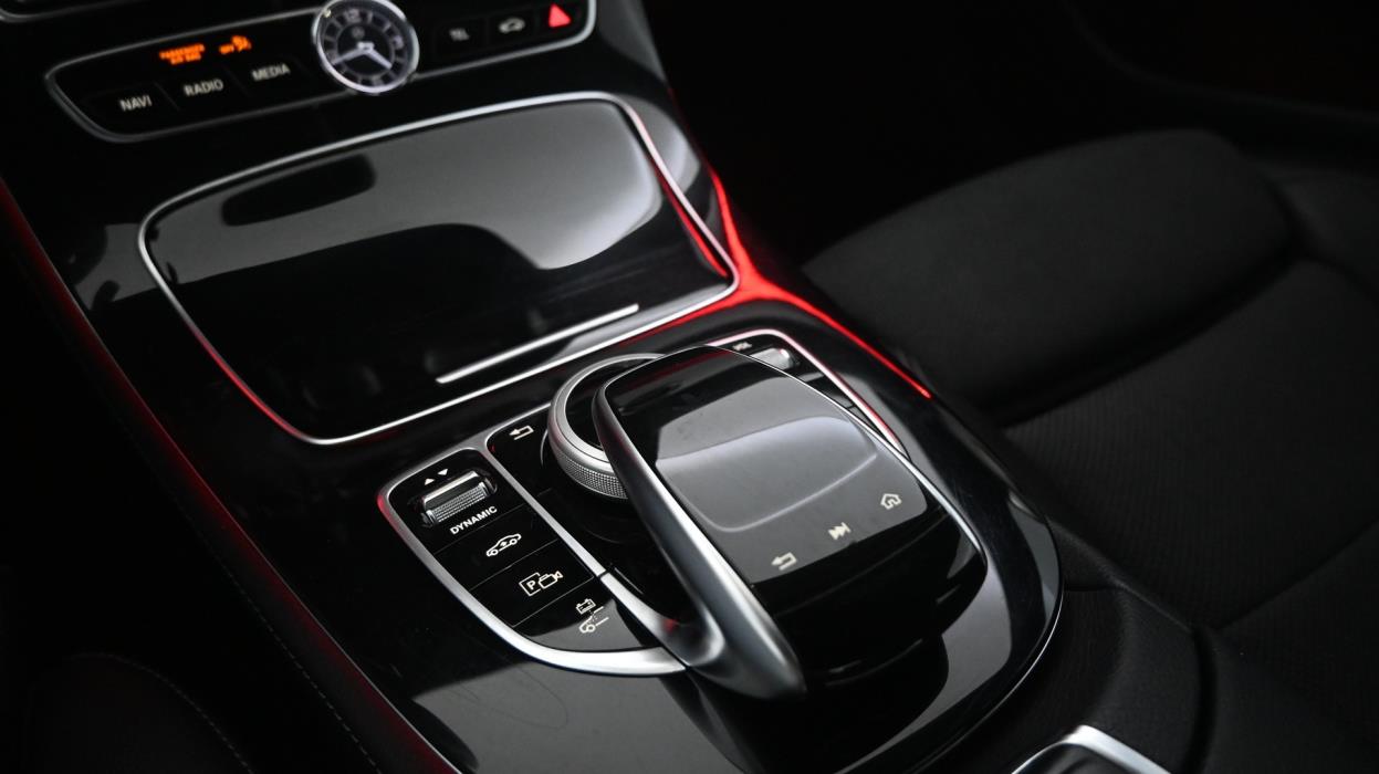 MERCEDES-BENZ E 2016