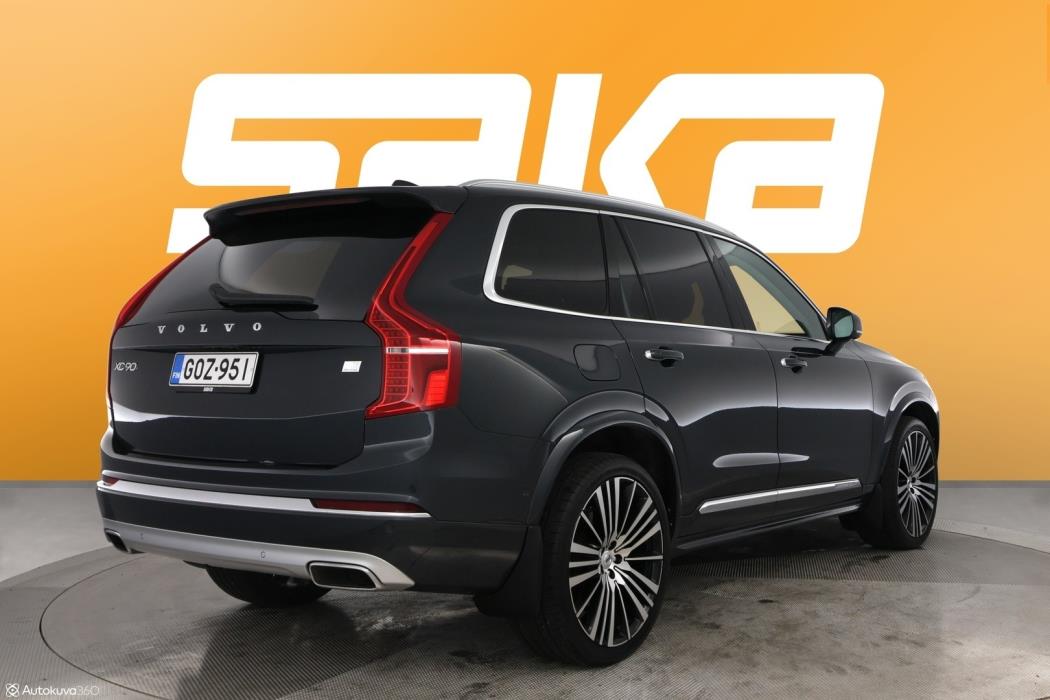 VOLVO XC90 2021