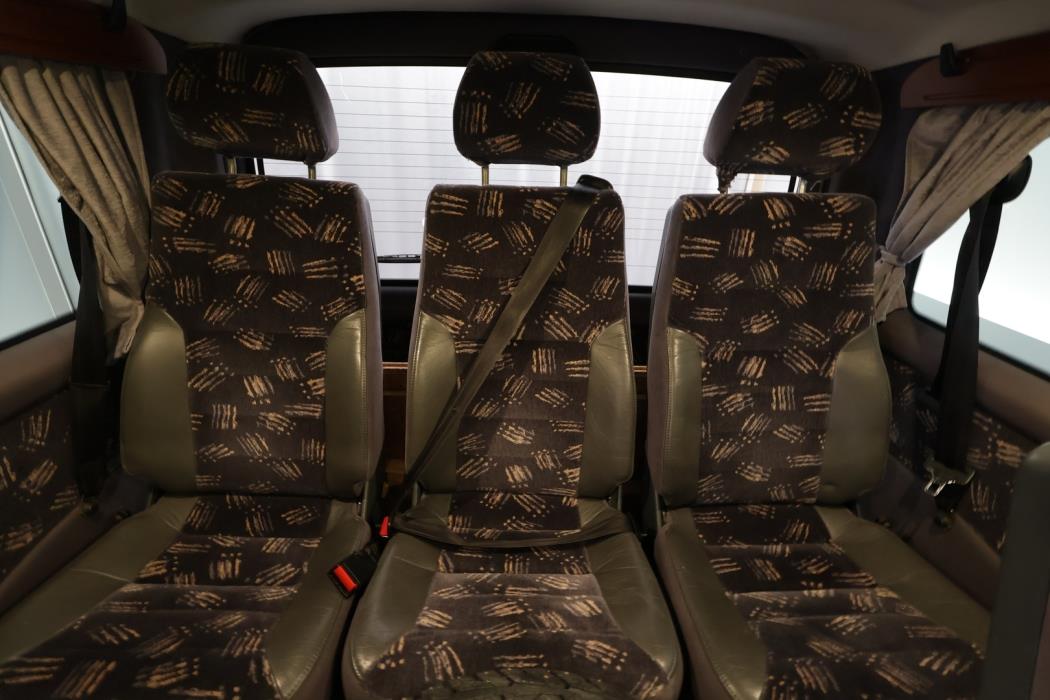 TOYOTA Hiace 2008