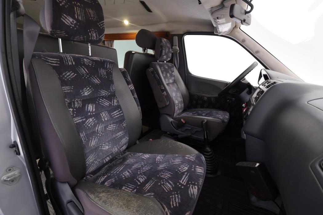 TOYOTA Hiace 2008