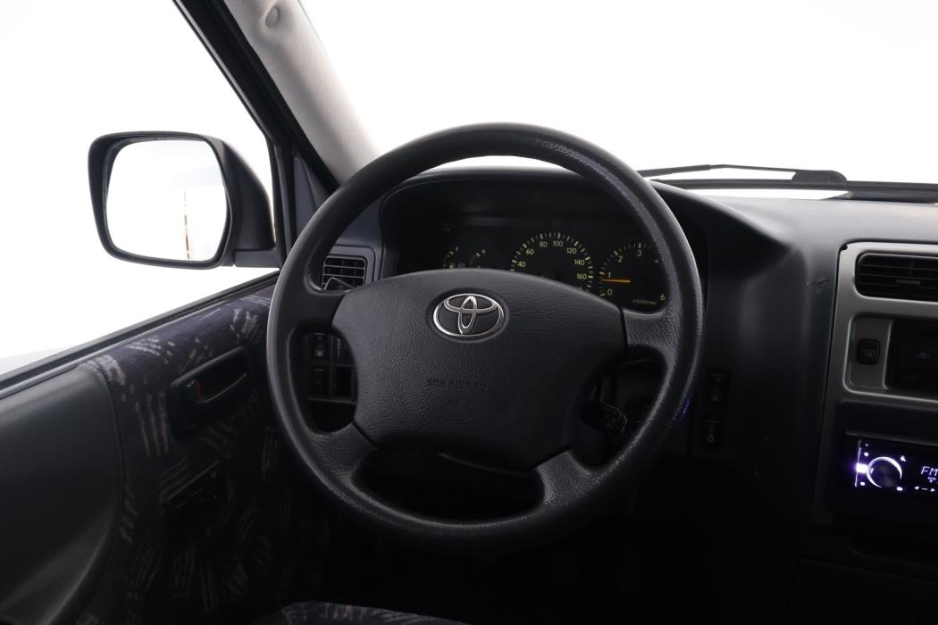 TOYOTA Hiace 2008