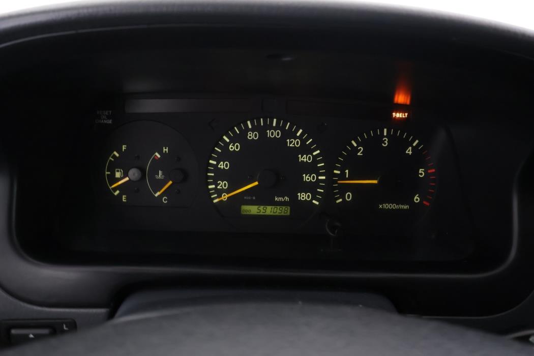TOYOTA Hiace 2008