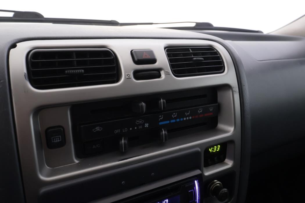 TOYOTA Hiace 2008