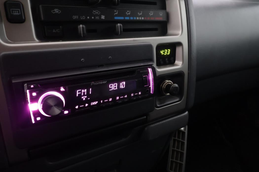 TOYOTA Hiace 2008