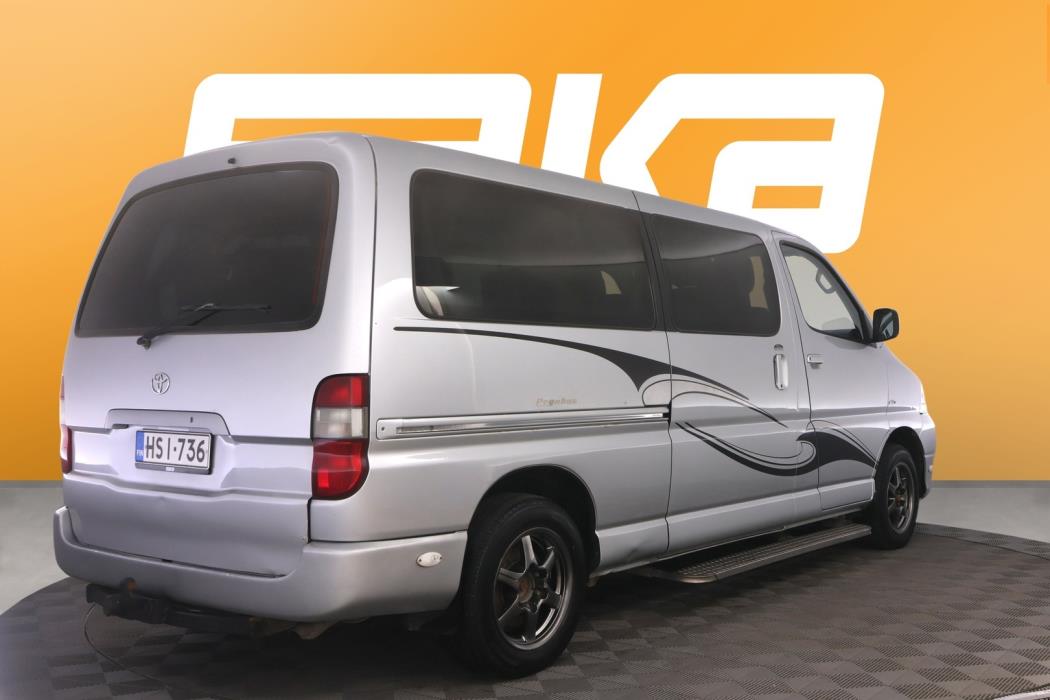 TOYOTA Hiace 2008