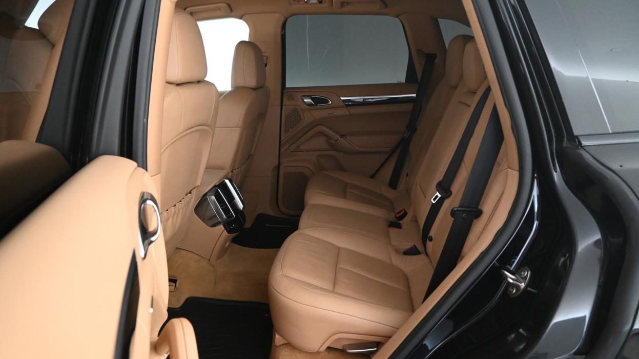 PORSCHE Cayenne 2011