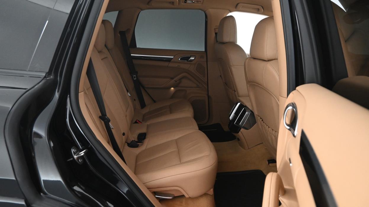 PORSCHE Cayenne 2011