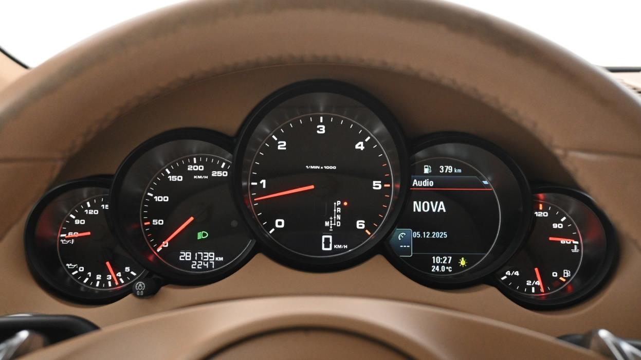 PORSCHE Cayenne 2011