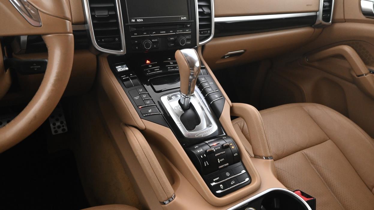 PORSCHE Cayenne 2011