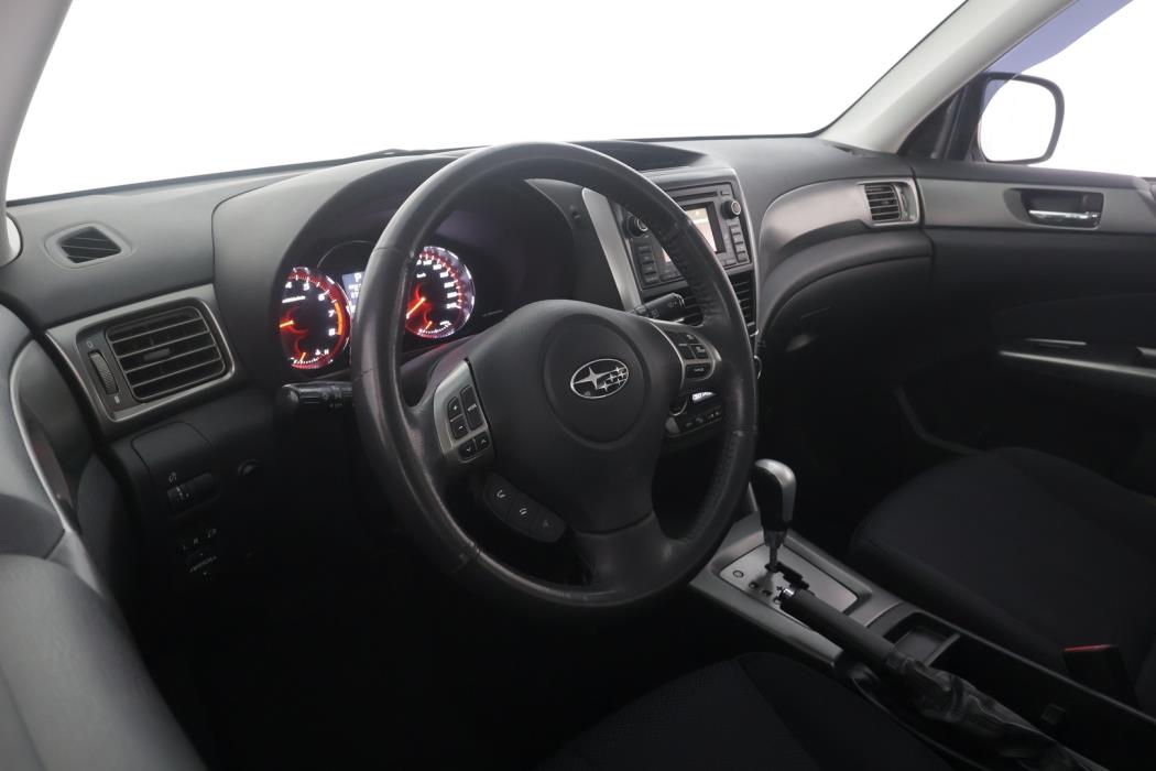 SUBARU Forester 2011