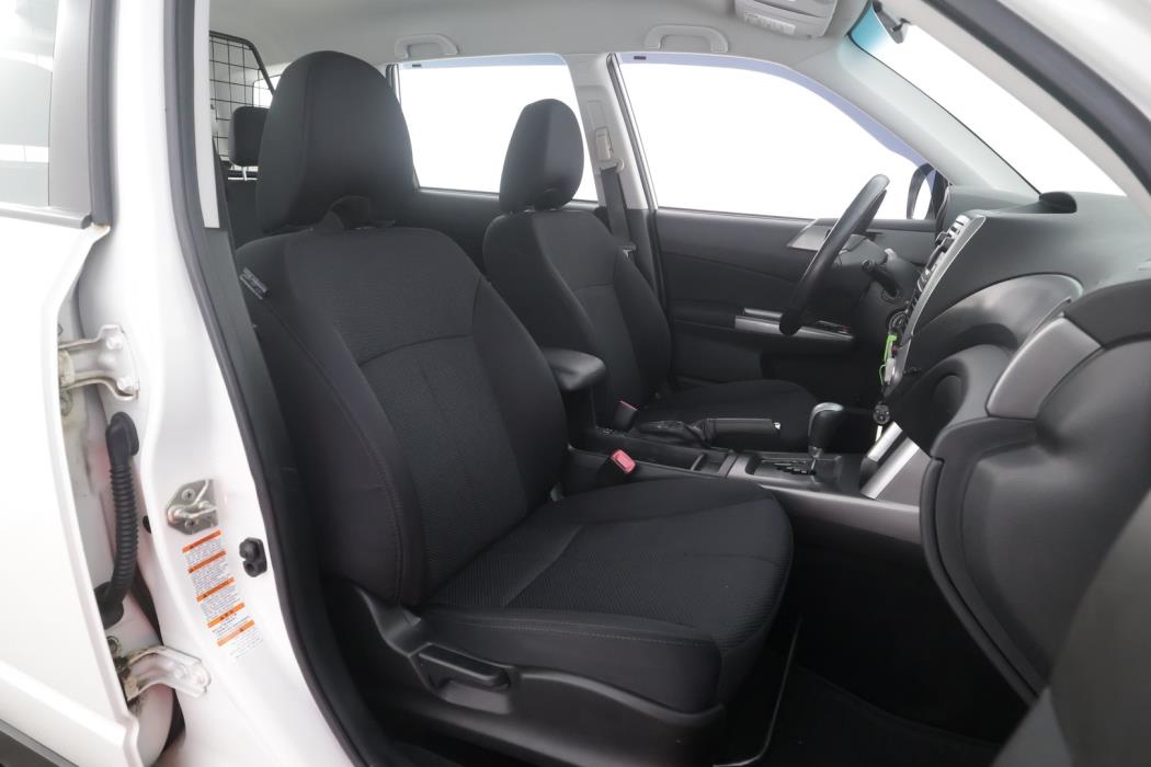 SUBARU Forester 2011