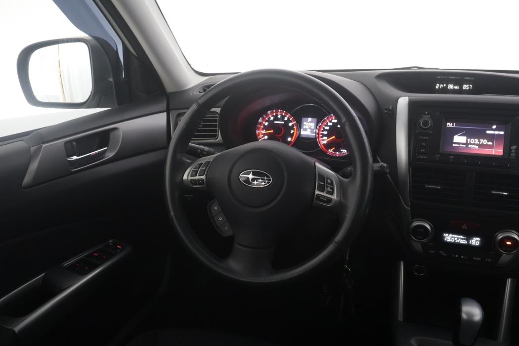 SUBARU Forester 2011