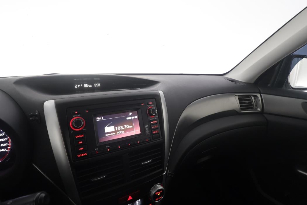 SUBARU Forester 2011
