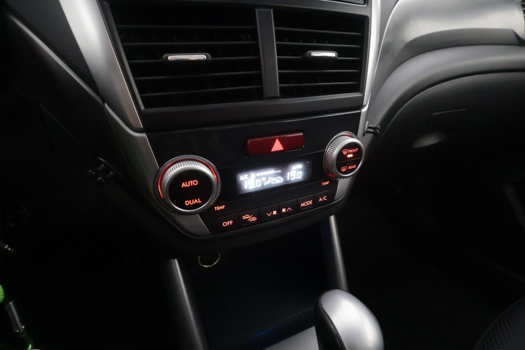 SUBARU Forester 2011