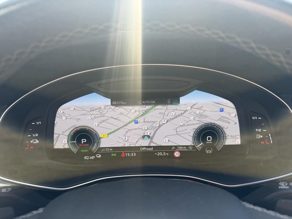 AUDI Q8 2021