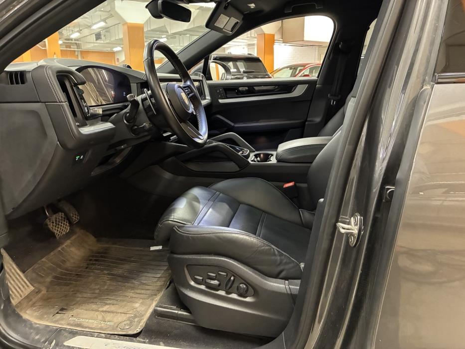 PORSCHE Cayenne 2024