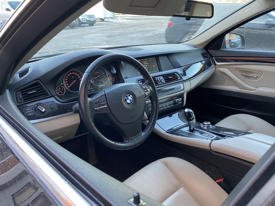 BMW 523 2011