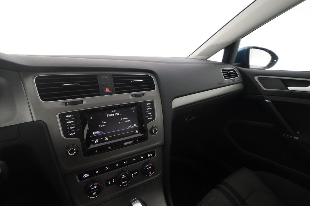VOLKSWAGEN Golf 2015