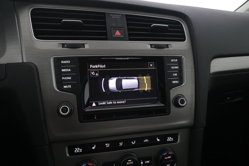 VOLKSWAGEN Golf 2015