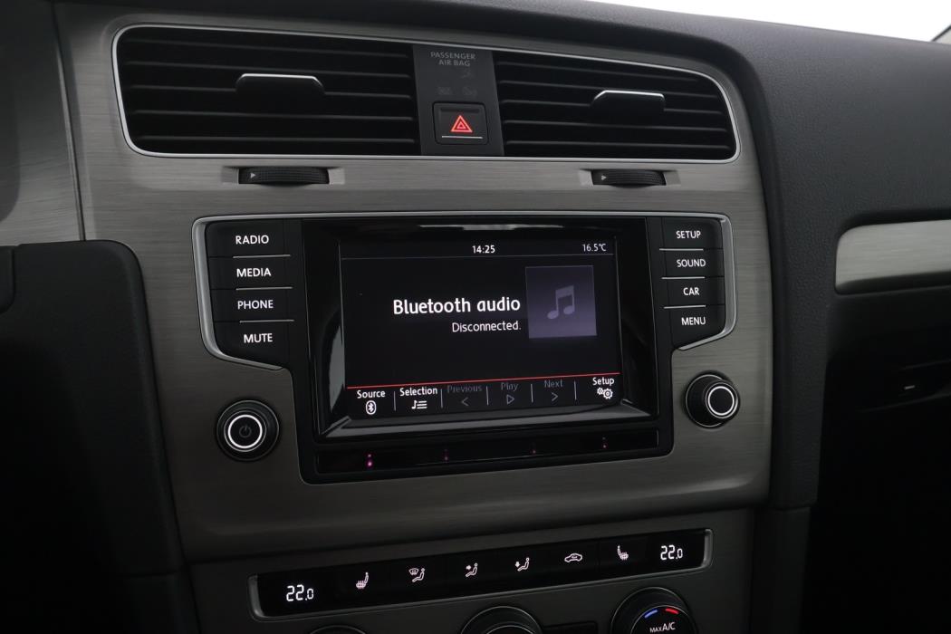VOLKSWAGEN Golf 2015