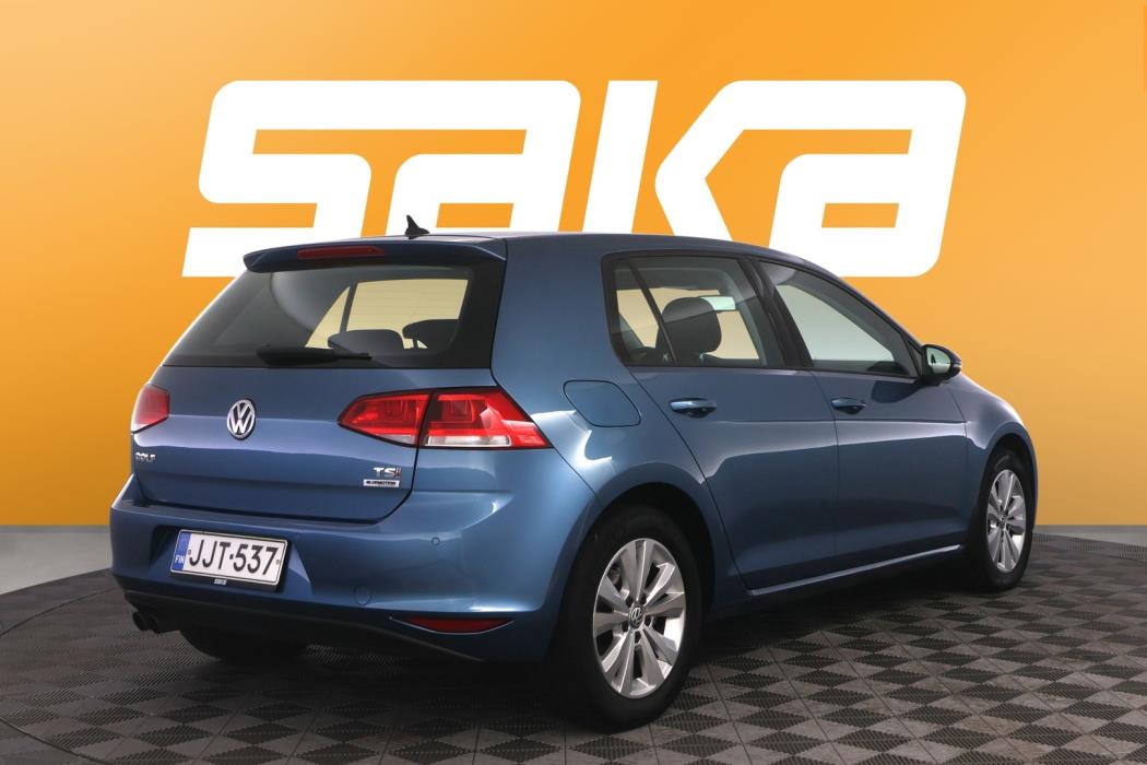 VOLKSWAGEN Golf 2015