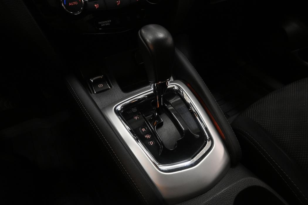 NISSAN Qashqai 2017