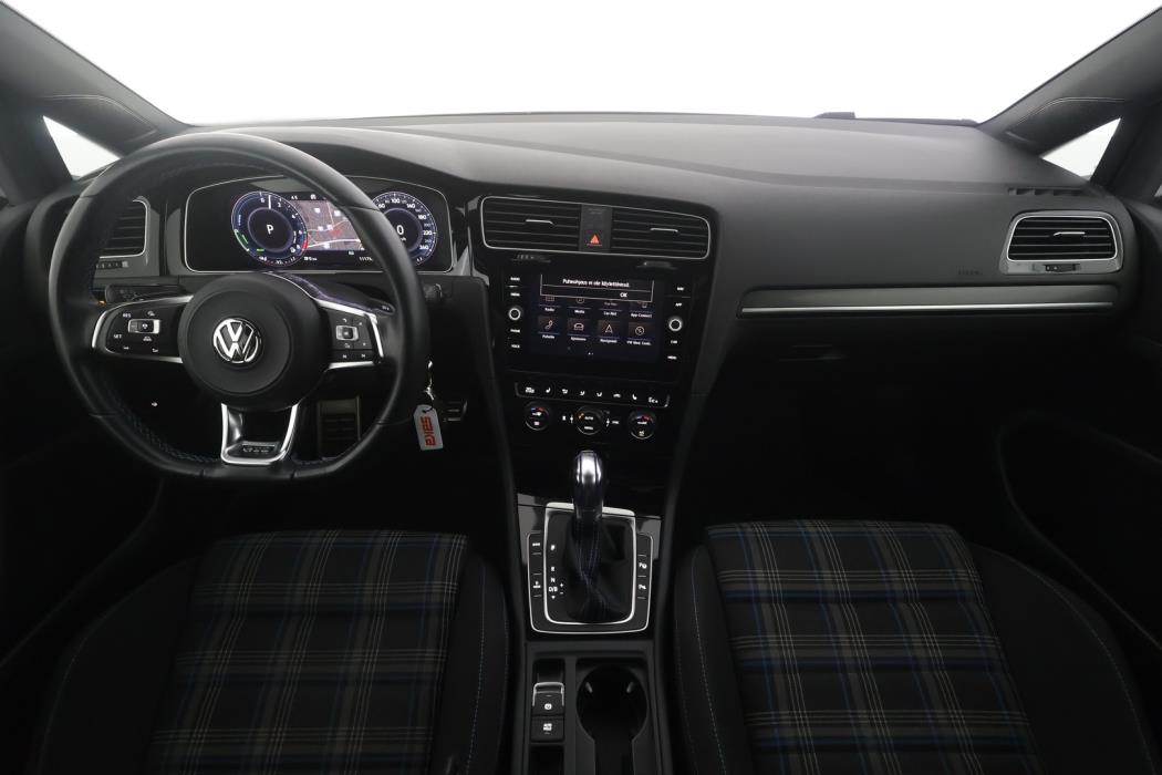 VOLKSWAGEN Golf 2018